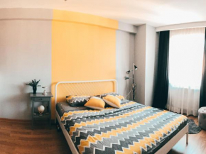 15 minutes from the airport and metro. with balcony and sea view